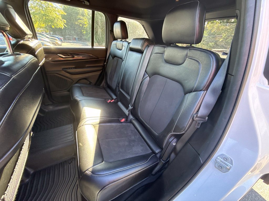Used 2023 Jeep Grand Cherokee Altitude AWD/4WD image 26