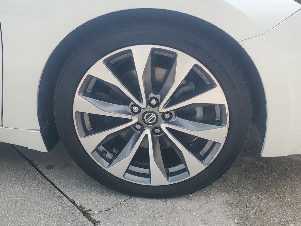 Used 2020 Nissan Maxima Platinum w/ Illumination Package FWD image 10