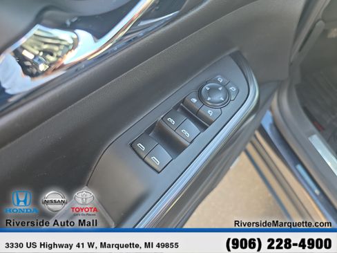 Used 2021 GMC Acadia SLT w/ Technology Package AWD/4WD image 23