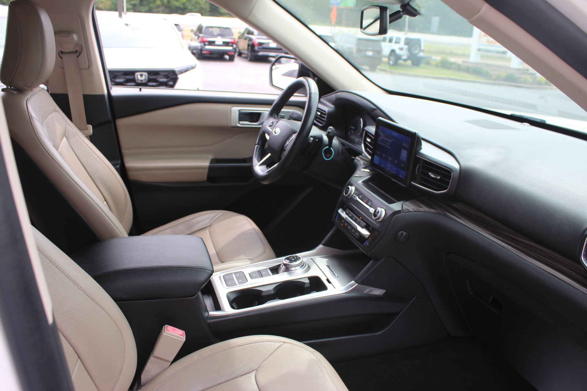 Used 2020 Ford Explorer Limited RWD image 35