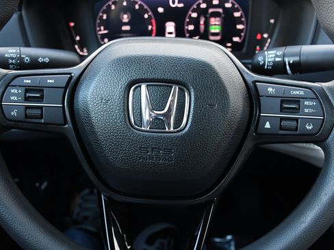 Used 2025 Honda Accord LX image 14
