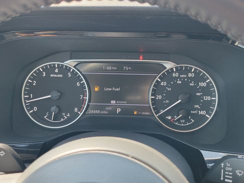 Used 2024 Nissan Pathfinder SV image 12