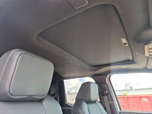 Used 2025 Toyota Tacoma Limited AWD/4WD image 14