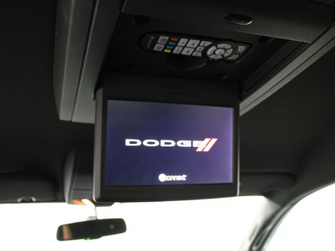 Used 2017 Dodge Grand Caravan SE FWD image 18