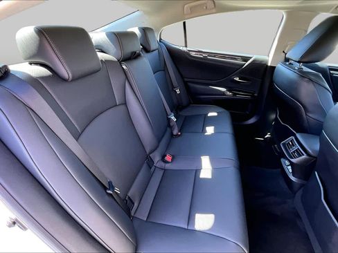 Certified 2024 Lexus ES 350 w/ Accessory Package (Z1) FWD image 19