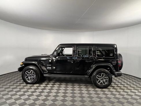 Certified 2024 Jeep Wrangler Sahara image 10