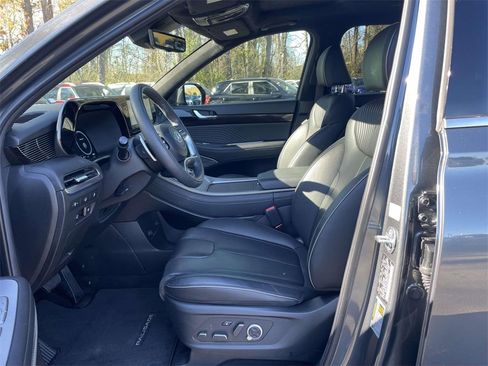 Used 2025 Hyundai Palisade Calligraphy image 17