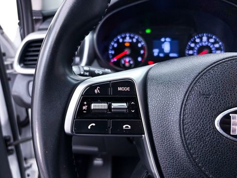 Used 2019 Kia Sorento S FWD image 28