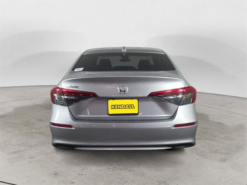Used 2022 Honda Civic EX image 4