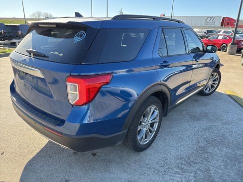 Used 2022 Ford Explorer XLT w/ Equipment Group 202A image 11