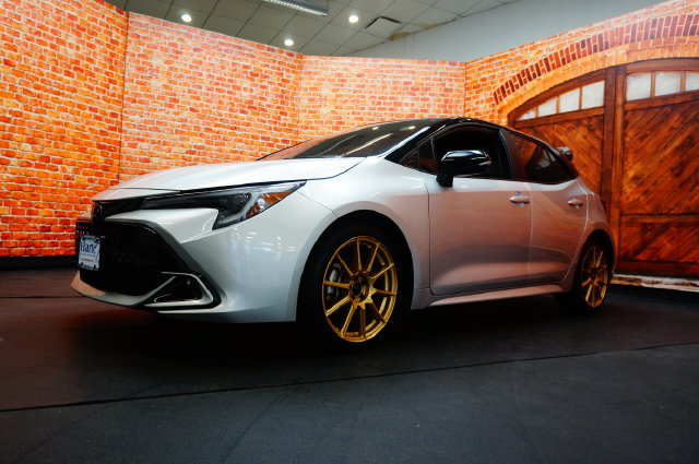Used 2025 Toyota Corolla XSE FWD image 2
