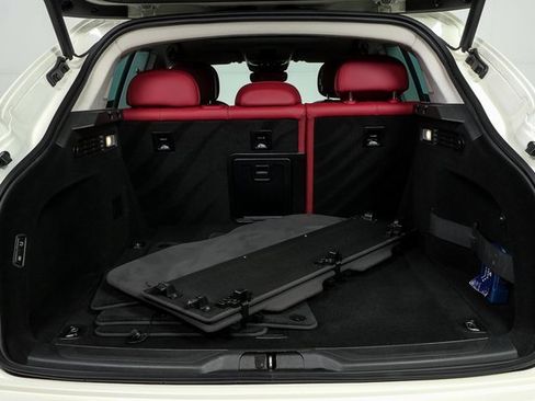 Certified 2022 Maserati Levante Modena image 33