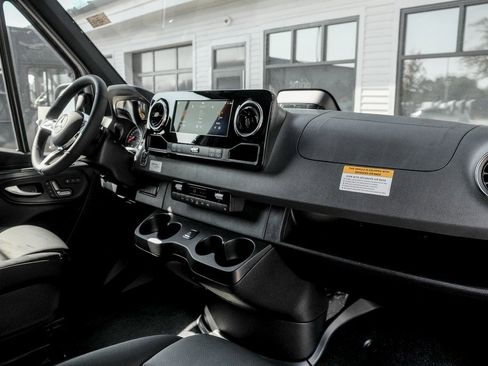 New 2025 Mercedes-Benz Sprinter 2500 image 24