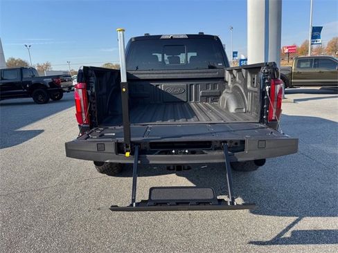 Used 2025 Ford F150 Raptor image 9