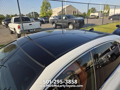 Used 2022 Toyota Camry XSE FWD image 7