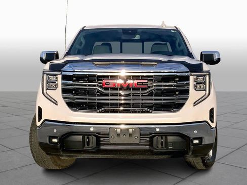 Used 2024 GMC Sierra 1500 SLT image 3