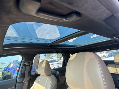 Certified 2025 Kia Sorento SX Prestige w/ Olive Brown Leather Package AWD/4WD image 32