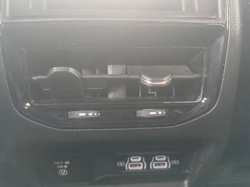 Used 2023 Jeep Grand Cherokee Altitude image 9