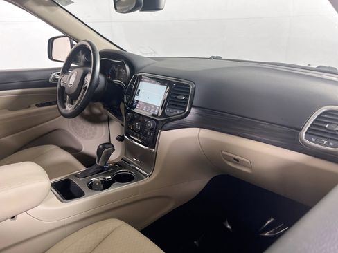 Used 2022 Jeep Grand Cherokee Laredo E image 27