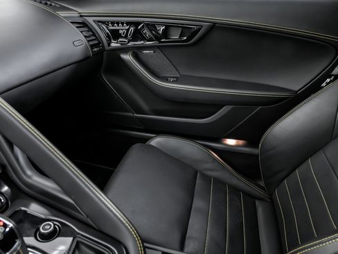 Used 2018 Jaguar F-TYPE 400 Sport image 31