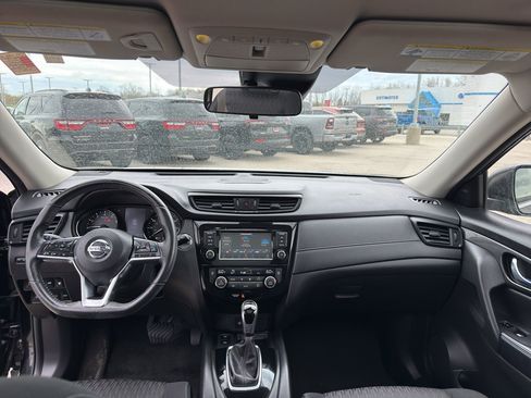 Used 2019 Nissan Rogue SV w/ Sun & Sound Touring Package AWD/4WD image 28