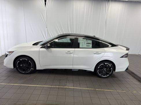 New 2026 Nissan Sentra SR FWD image 8