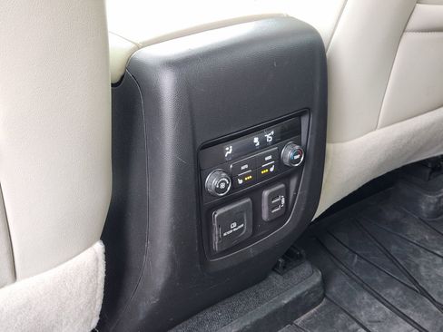 Used 2024 Buick Enclave Avenir w/ Avenir Technology Package image 34