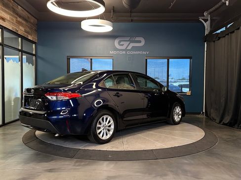 Used 2020 Toyota Corolla LE w/ LE Premium Package FWD image 3