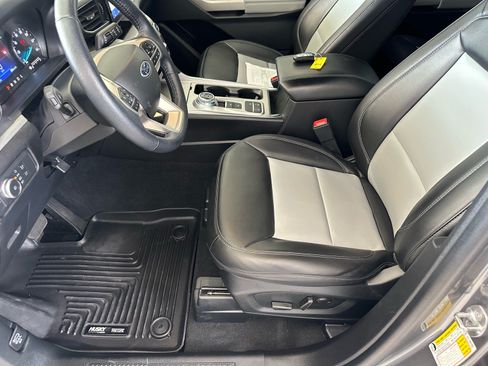 Used 2022 Ford Explorer XLT w/ Equipment Group 202A RWD image 15
