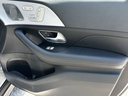 Certified 2025 Mercedes-Benz GLS 450 4MATIC image 16