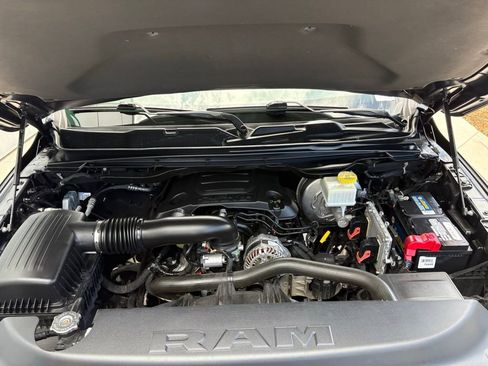 Used 2019 RAM 1500 Laramie AWD/4WD image 30