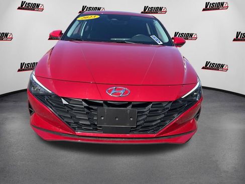 Used 2023 Hyundai Elantra SEL w/ Convenience Package FWD image 2