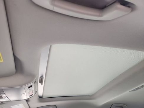 Used 2025 Volkswagen Jetta SE FWD image 26