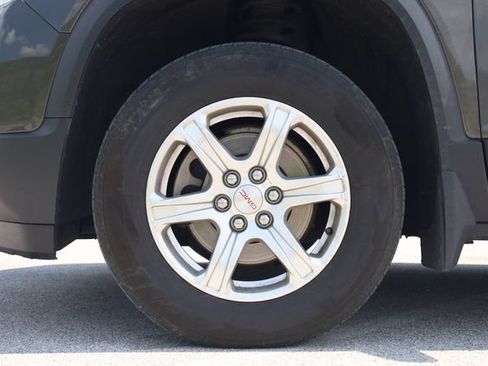 Used 2019 GMC Acadia SLE w/ LPO, Floor Liner Package AWD/4WD image 7