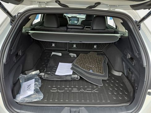 Used 2025 Subaru Outback Limited image 17