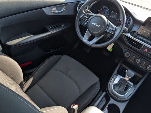 Certified 2023 Kia Forte LXS FWD image 9