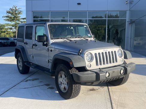 Used 2016 Jeep Wrangler Unlimited Sport w/ Quick Order Package 24S AWD/4WD image 2