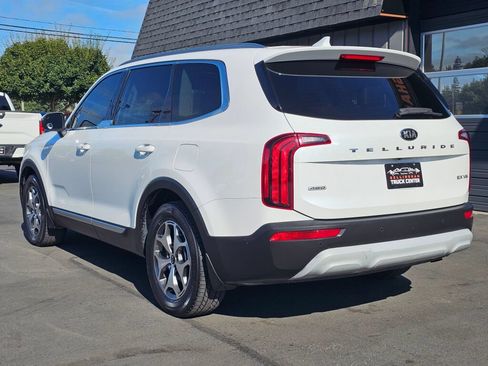 Used 2020 Kia Telluride EX AWD/4WD image 3