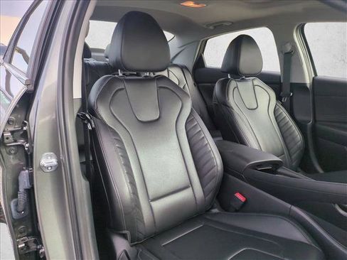 Certified 2024 Hyundai Elantra Limited image 21