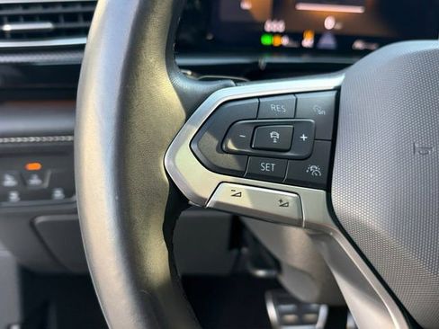 Used 2024 Volkswagen Atlas Cross Sport SEL R-Line AWD/4WD image 6