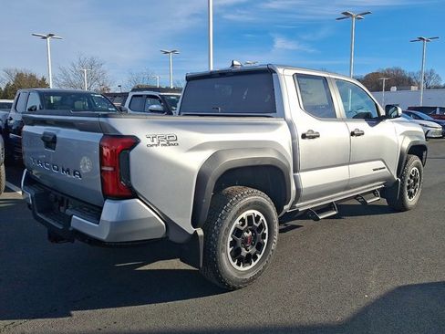 New 2025 Toyota Tacoma SR image 6