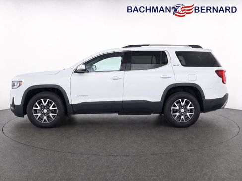 Used 2023 GMC Acadia SLE w/ Driver Convenience Package FWD image 4