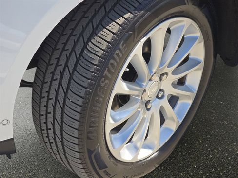 Used 2021 Land Rover Range Rover HSE image 36