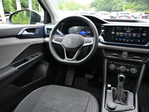 Used 2024 Volkswagen Taos SE AWD/4WD image 10