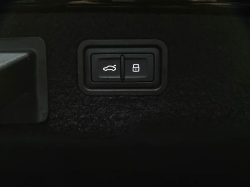 Used 2020 Audi A8 L 4.0T image 44