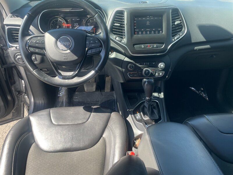Used 2021 Jeep Cherokee Latitude Plus FWD image 7