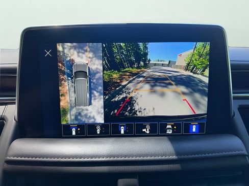 Used 2023 Chevrolet Tahoe LT w/ LT Signature Plus Package image 16