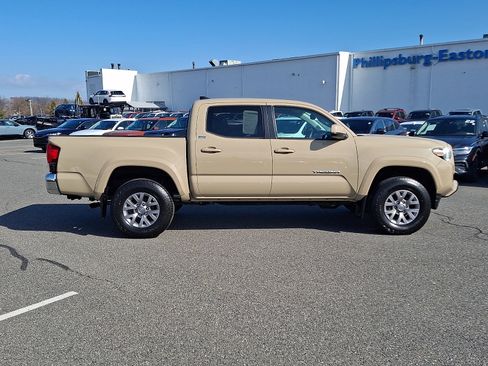 Used 2019 Toyota Tacoma SR5 image 7