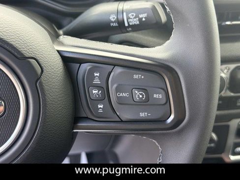 Used 2025 Jeep Wrangler Sport AWD/4WD image 23