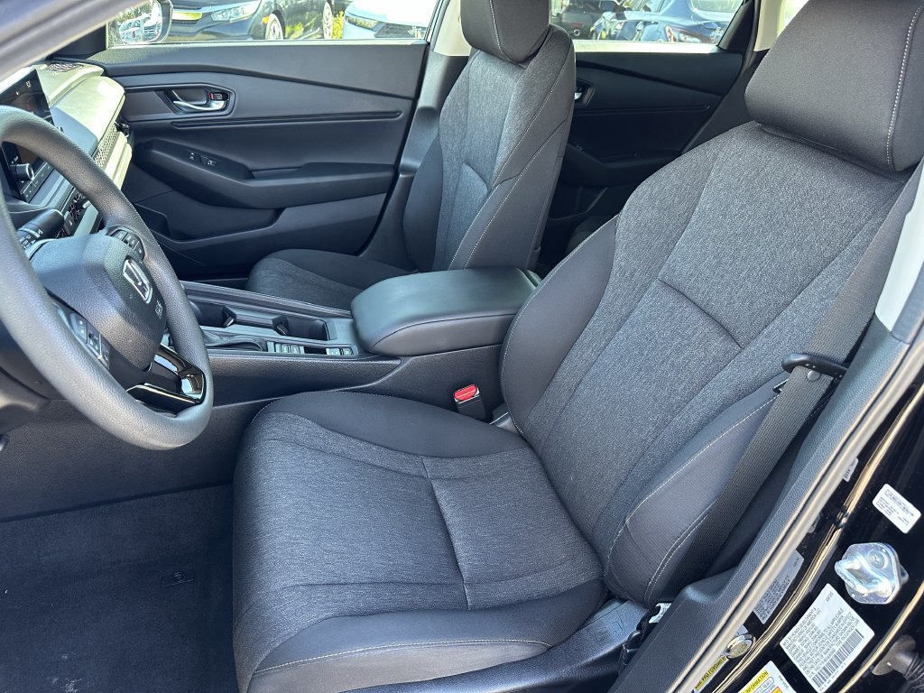 Used 2025 Honda Accord SE image 19